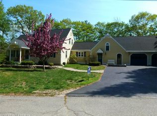 21 Magnolia Dr, Kennebunkport, ME 04046