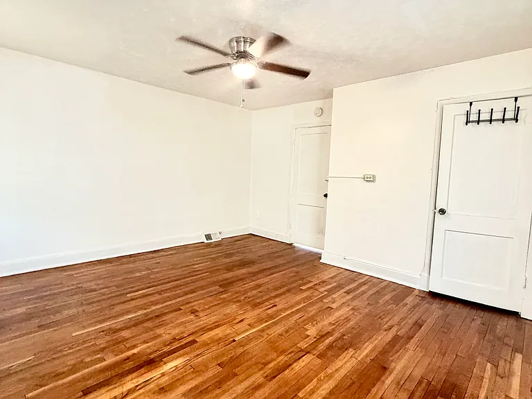 3018 Larue Sq E — Photo 14