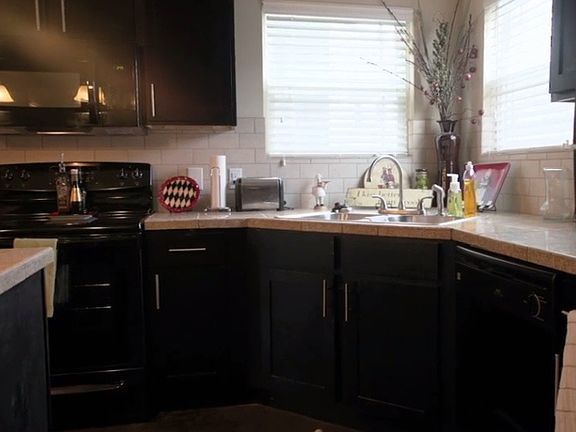 3rd image of 1012 E Winter Park Dr