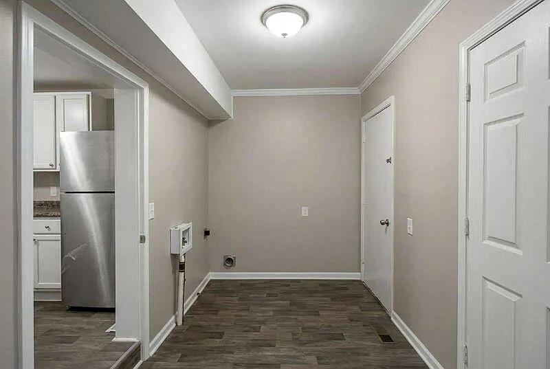 218 Irving Avenue - 1 — Photo 3