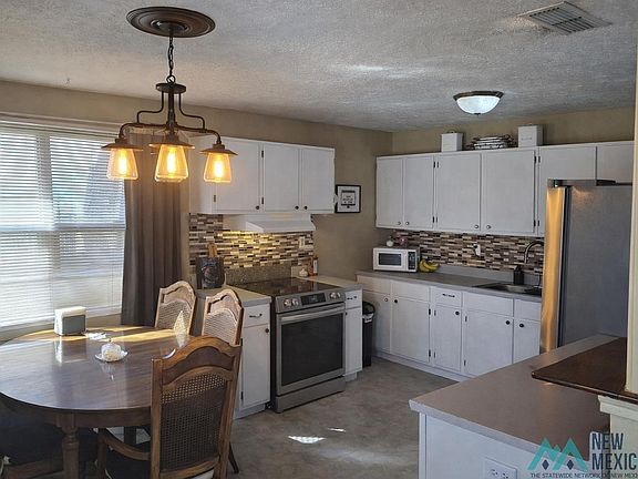 3rd image of 425 W Manana Blvd