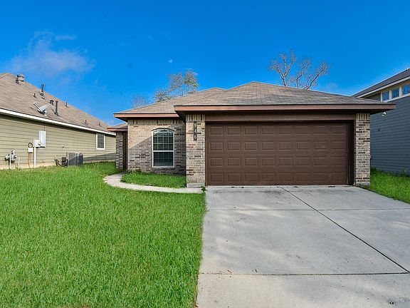 4th image of 946 Oak Falls Dr