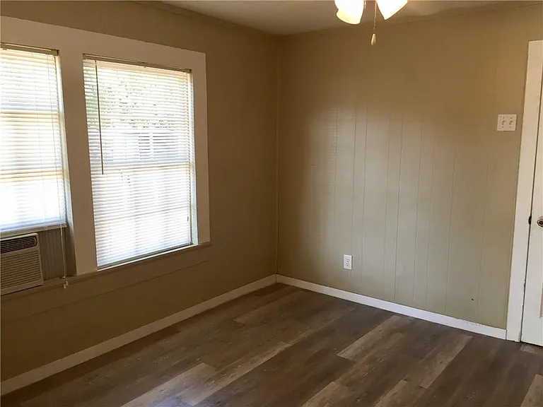 2305 Main St — Photo 7