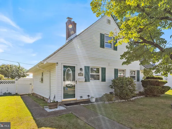 9323 Treaty Rd, Philadelphia, PA 19114