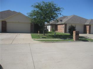 492 Brookbank Dr, Crowley, TX 76036
