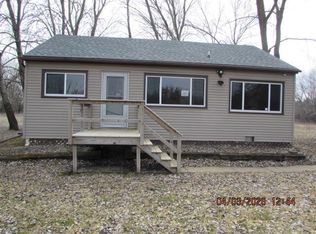 8073 Channel Ln, Omro, WI 54963