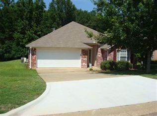 1212 Hummingbird Cir, Longview, TX 75601