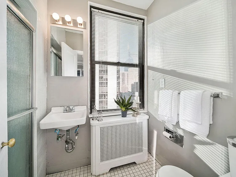 The Carlyle — Photo 25