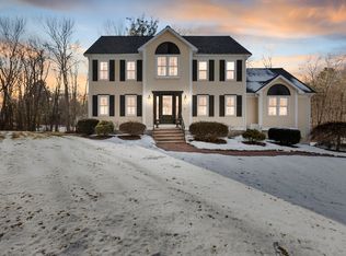 14 Holbrook St, Medway, MA 02053