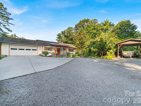 3rd image of 374 Riverside Estate Rd