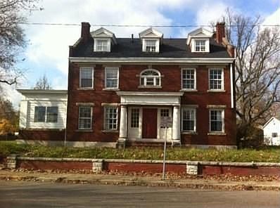 1st image of 805 Manhattan Ave