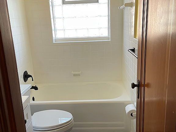 5th image of 714 Bellavilla Dr