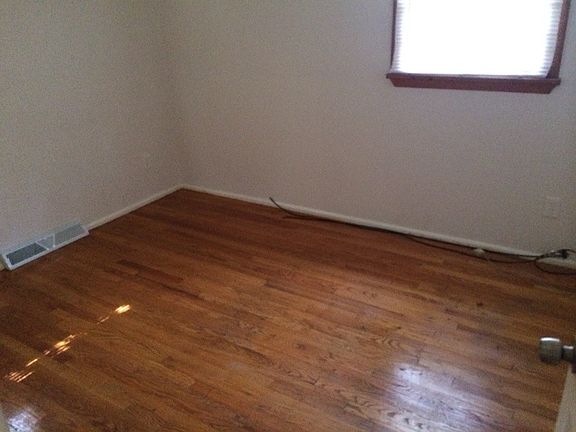 4th image of 10169 Mayfair Dr