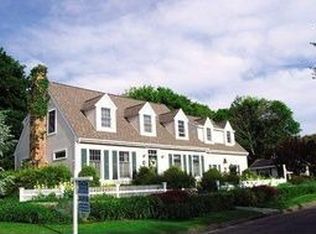 5 E Loop Rd, Clinton, CT 06413