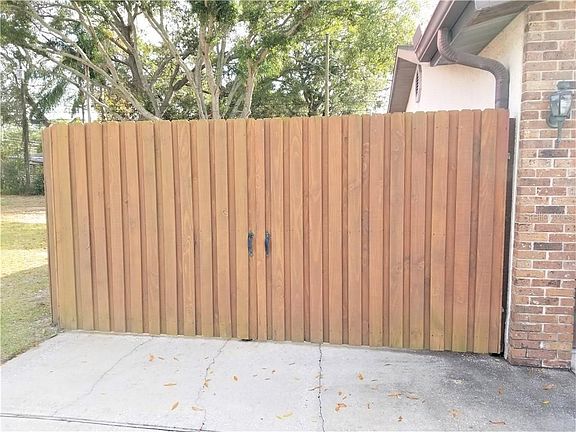3rd image of 1159 8th Ave NE