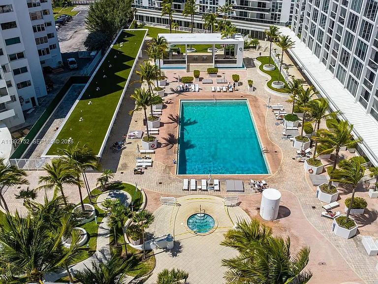 10275 Collins Ave #1107 — Photo 31