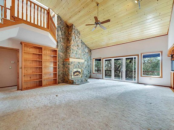4th image of 22310 Sanger Ct