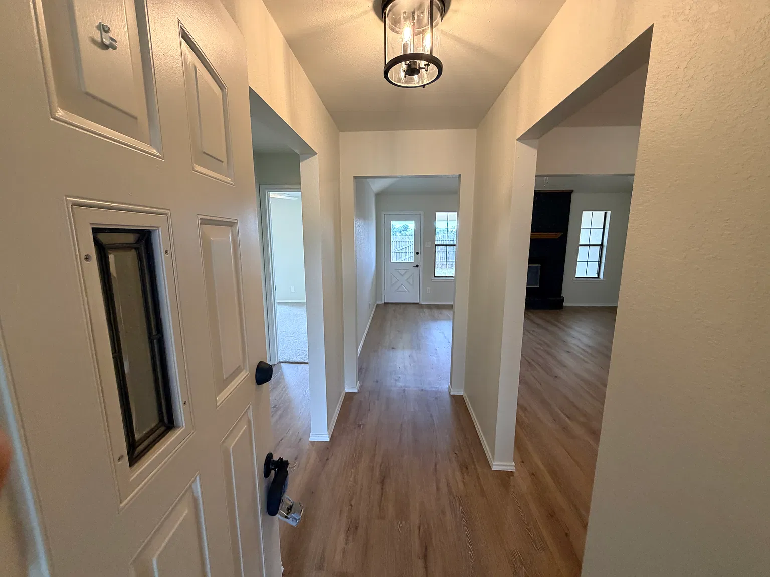 3 bed, 1468 sqft, $1,995 — Photo 4