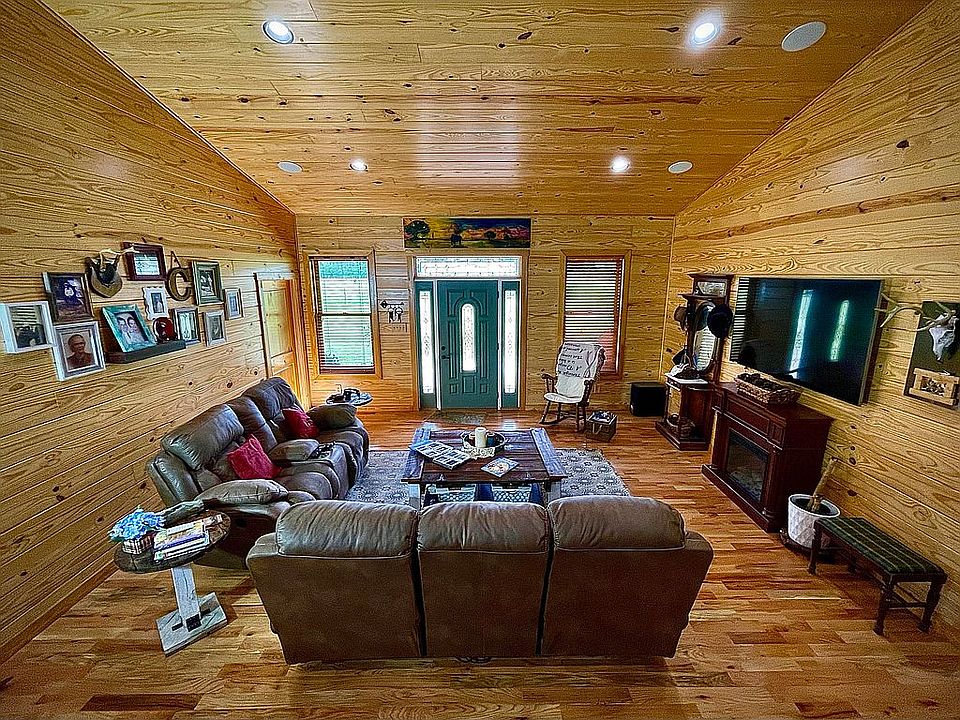 1st image of 18303 Darby Farm Ln