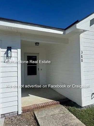 3 bed, 2.0 bath, 1067 sqft, $1,595 — Photo 2