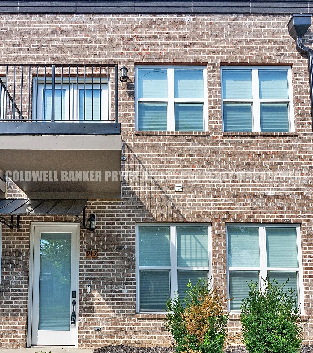 913 South Greenwood Avenue - 1 — Photo 1