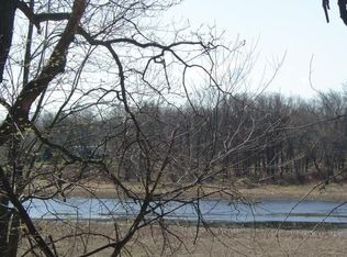 9011 Boelter Lake Dr, Almond, WI 54909