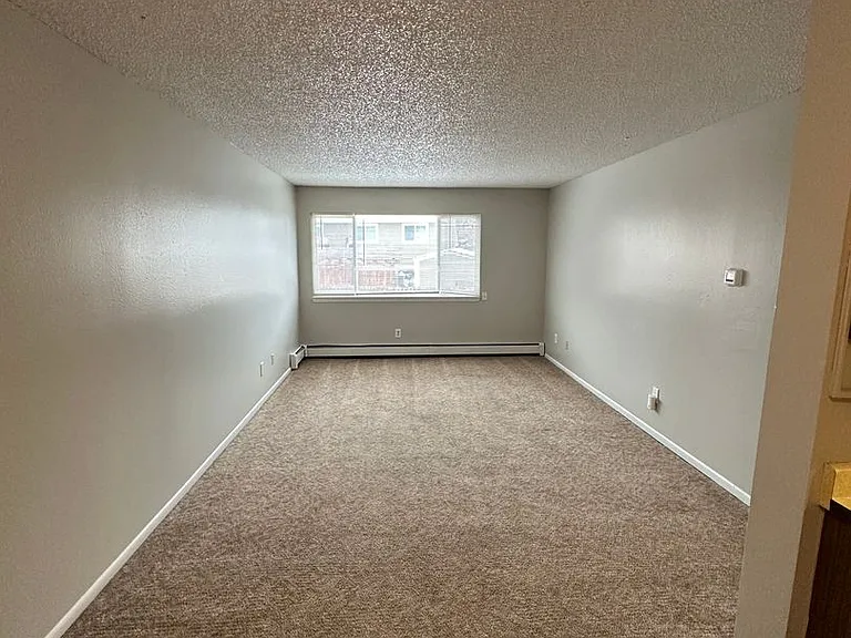 108 Camelot Ct — Photo 9