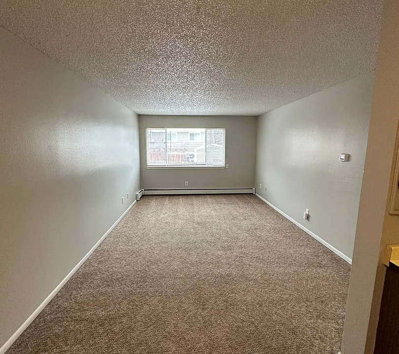 108 Camelot Ct