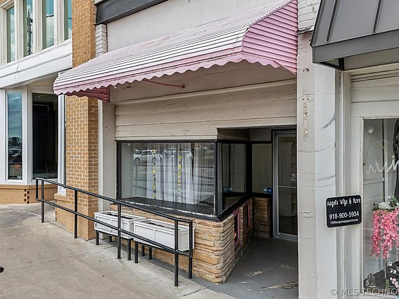 4th image of 518 W Will Rogers Blvd