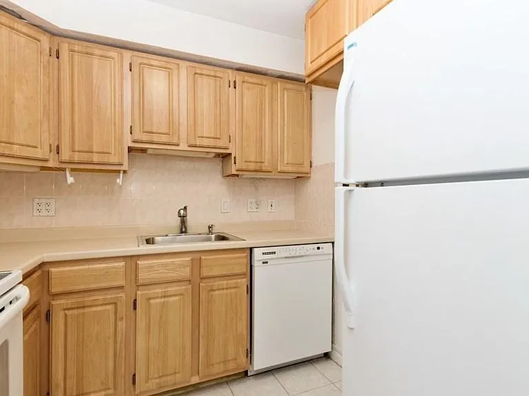 83 Westland Ave #18M — Photo 2