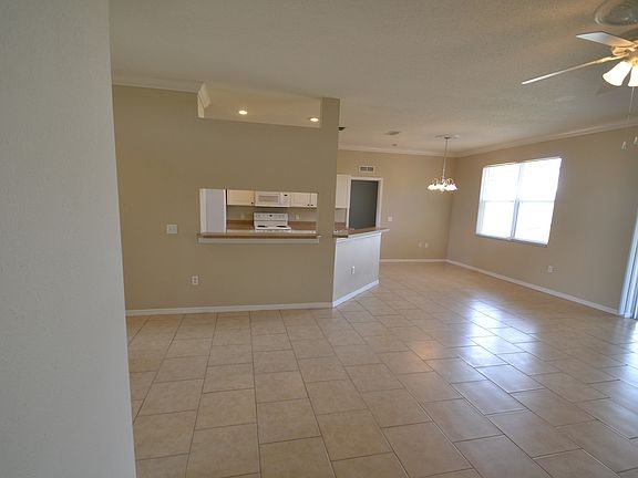 4th image of 8339 Greystone Dr