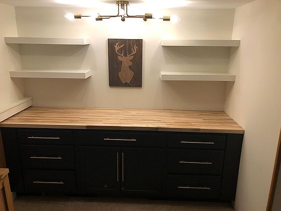 Family Room Bar in LL