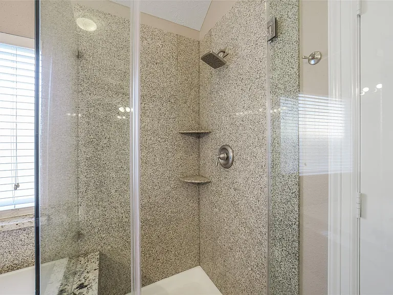 13715 Cypresswood Crossing Blvd — Photo 36