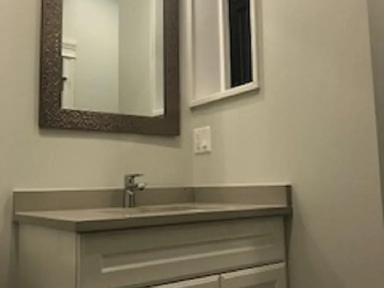 2441 W Thomas St #2N — Photo 8