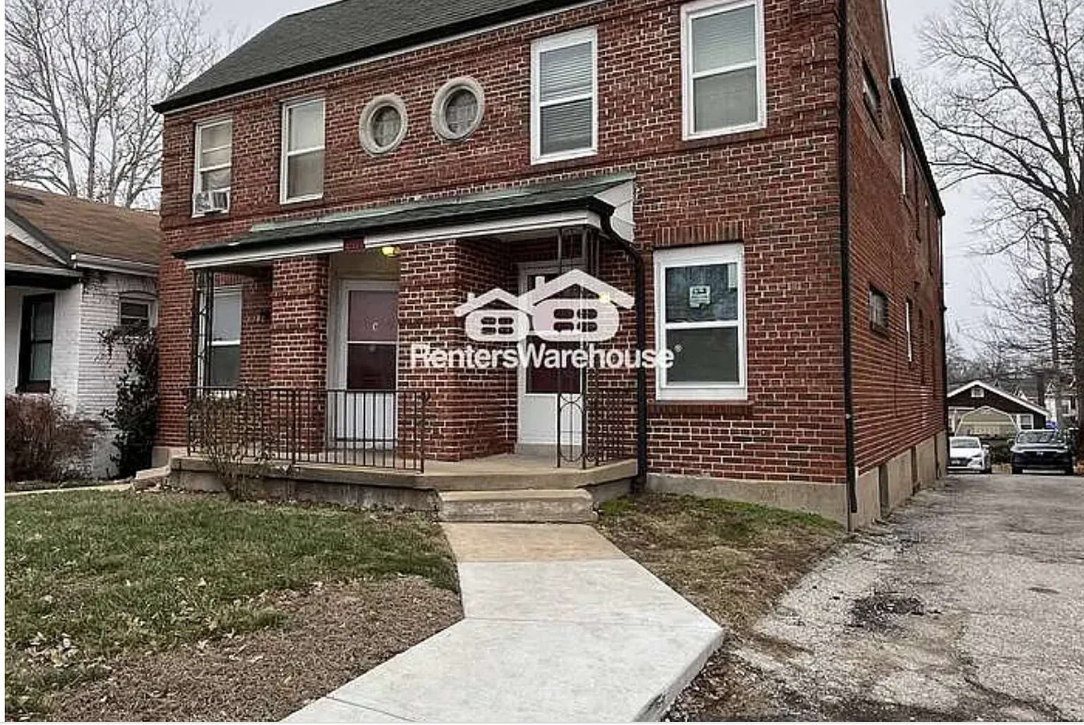 Spacious 1 bed 1 bath apartment for rent - schedule your showing today — Photo 1