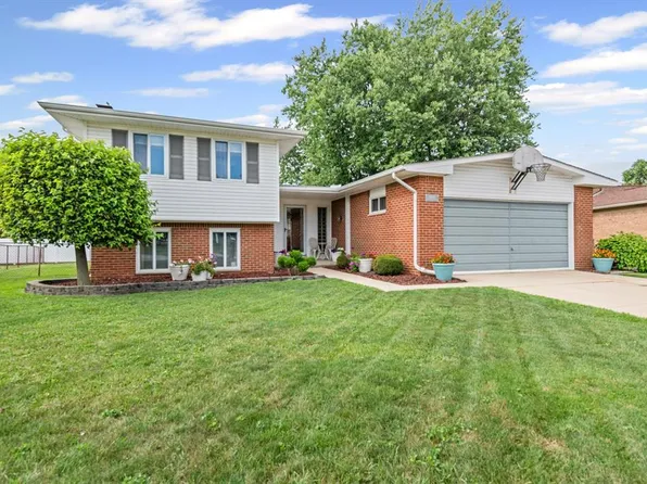 44018 Bannockburn Dr, Canton, MI 48187