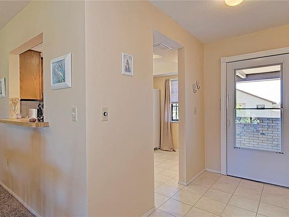 4th image of 752 Avenida Estancia APT H