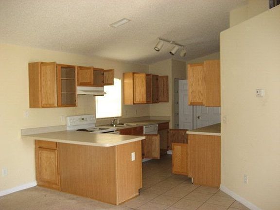 4th image of 4 Pine Crest Ln