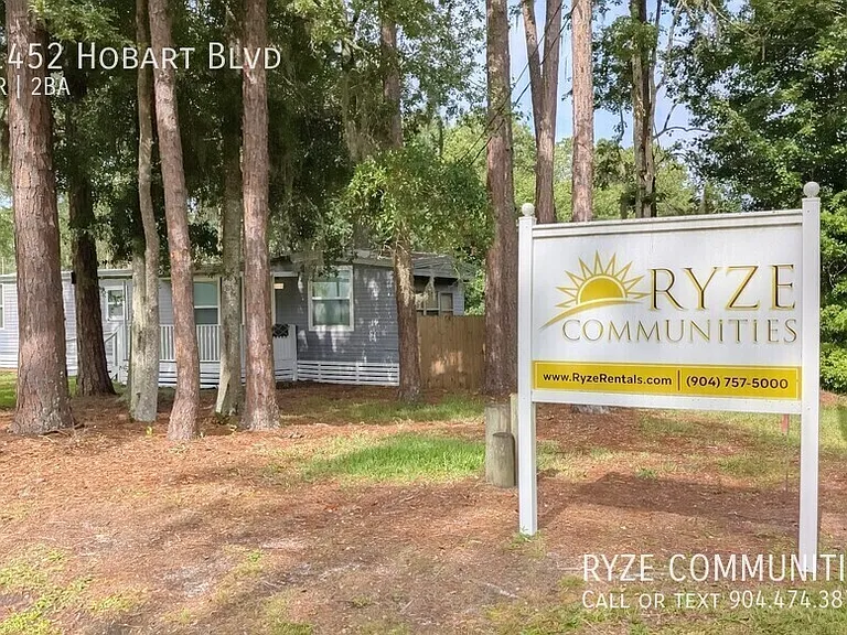 11452 Hobart Blvd — Photo 17