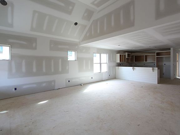 3rd image of 82 Ernest Dr #82