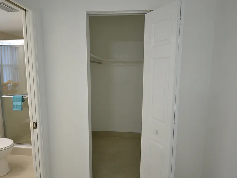 2357 White Oak Cir — Photo 32