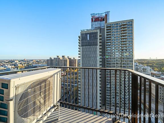 3rd image of 931 Carroll St #1625