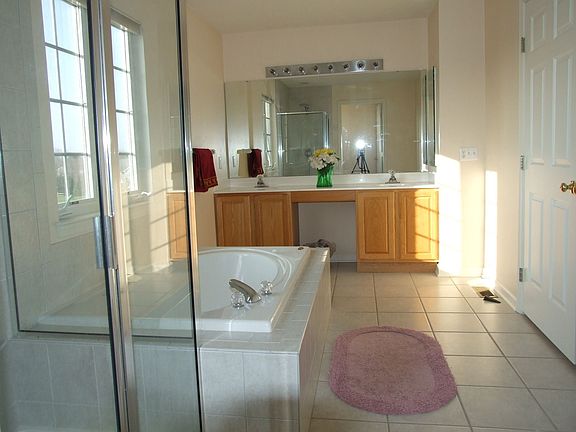 Master  bathroom