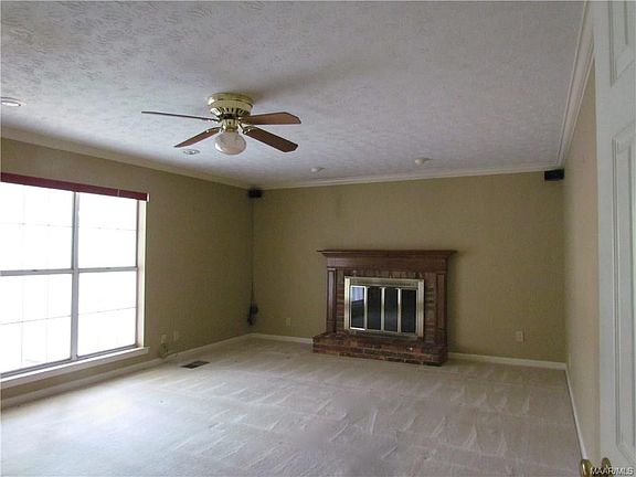 3rd image of 4531 Woodledge Dr