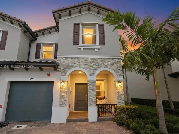 2761 NW 55th Way, Fort Lauderdale, FL 33313