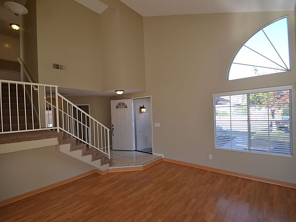 4th image of 2985 Portola St