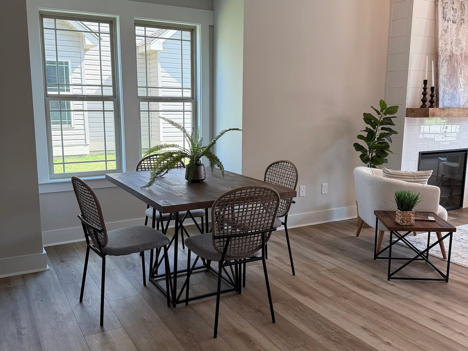 2 bed, 1332 sqft, $1,850 — Photo 3
