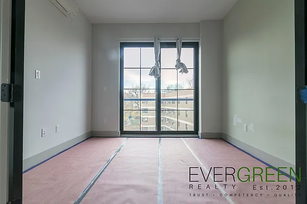 Rented by Evergreen Apartments BK | media 34
