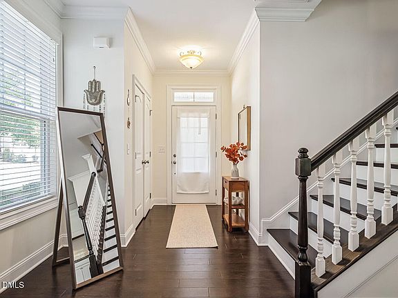 4th image of 502 Suttons Walk Dr