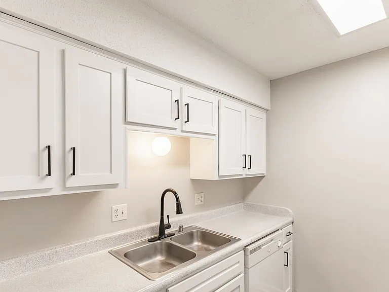 Beltline Villas Apartments — Photo 10